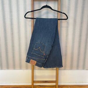 LEVI’S classic mall era 2000’s Y2K 515 bootcut denim Size 6
